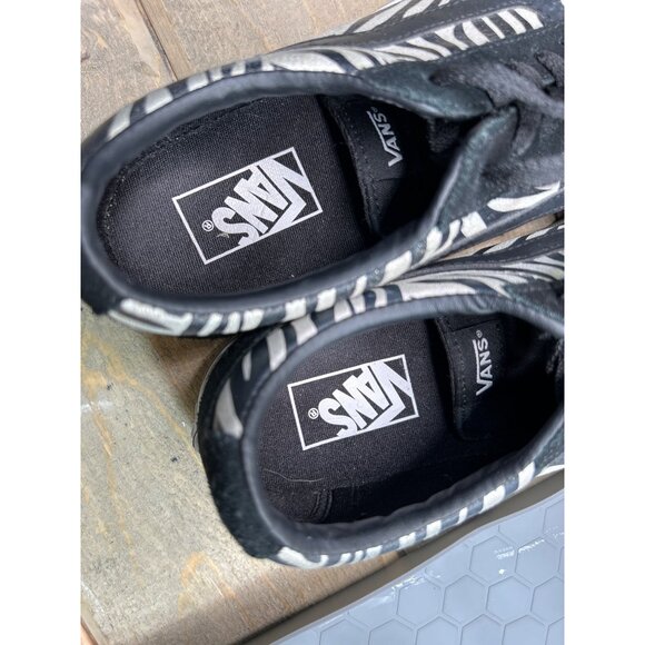 Vans Womens Old Skool Zebra Print Sneakers Size 9 US - Picture 8 of 8